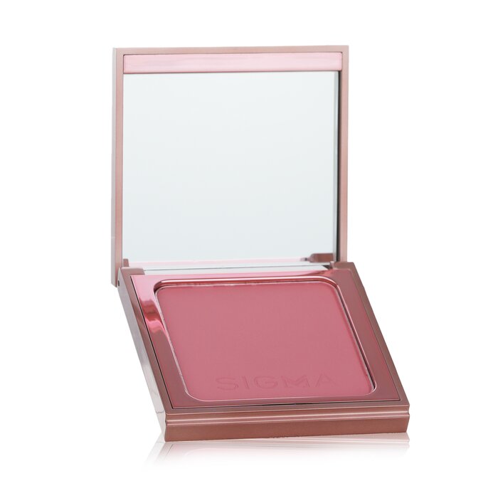 Sigma Beauty Blush Berry Love for vibrant cheeks